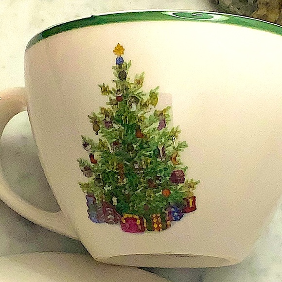 CHRISTOPHER RADKO “HOLIDAY CELEBRATIONS” FLAT CUP & SAUCER SET VINTAGE - Picture 3 of 9